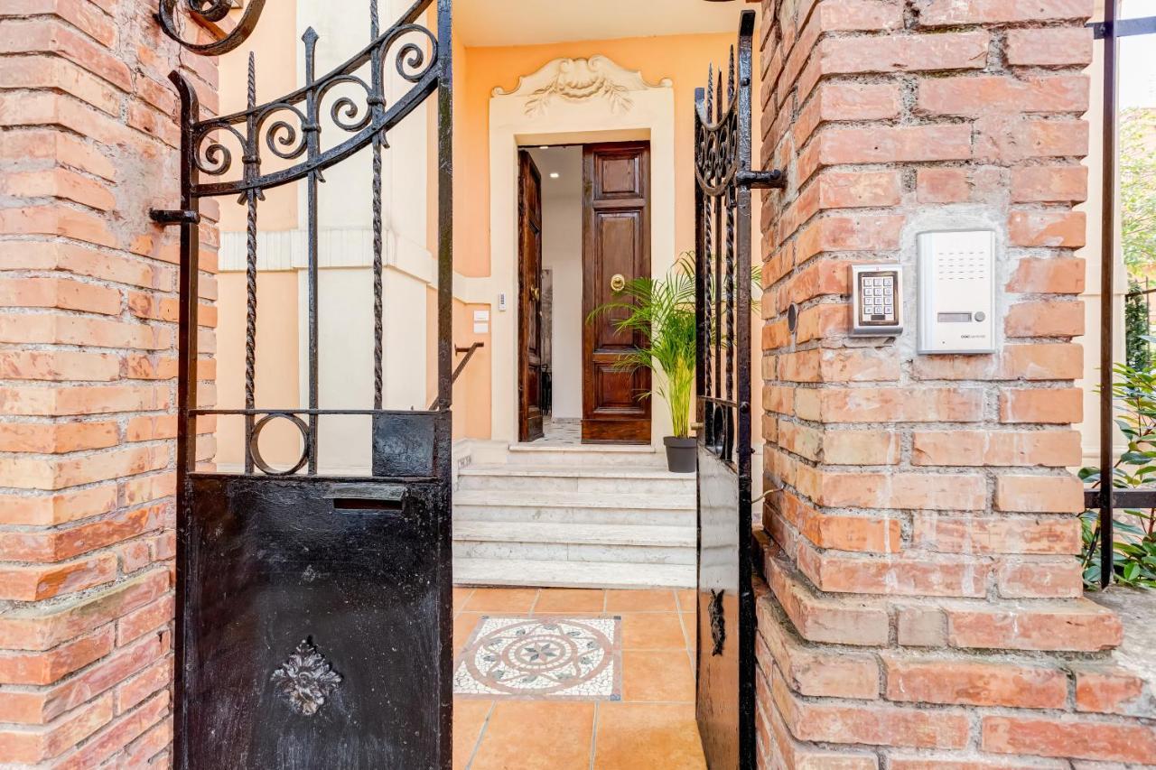 Villa Chiara - A New Luxury Star Is Born In Rome! Luaran gambar